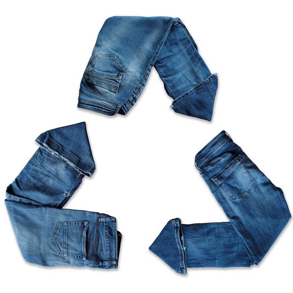 ๐ Sustainable Fashion Advocate ๐Posh Ambassador - Picture 4 of 9